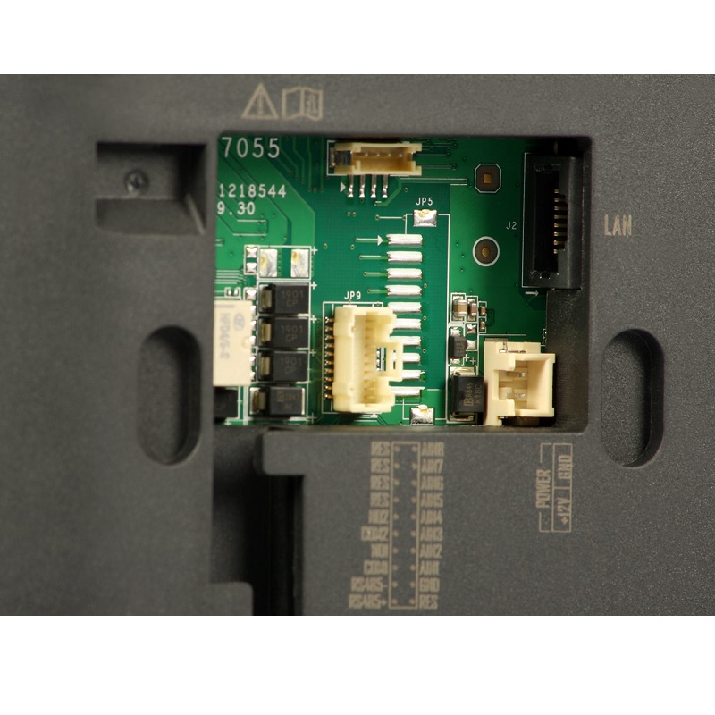 DPG74001-d